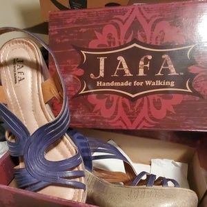 Jafa Brand walking sandal, like new, blueberry